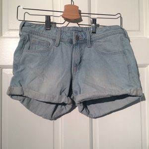 H&M lightwash denim shorts 6